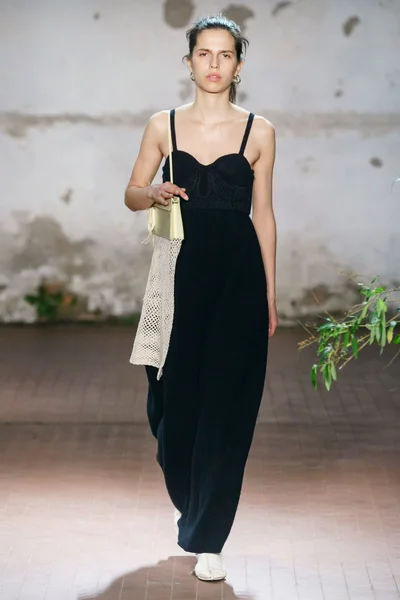 Look 15